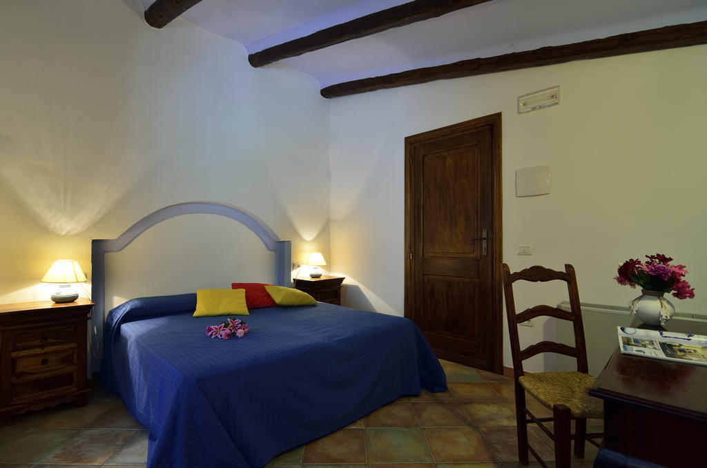 Agriturismo Guthiddai Oliena Exterior photo
