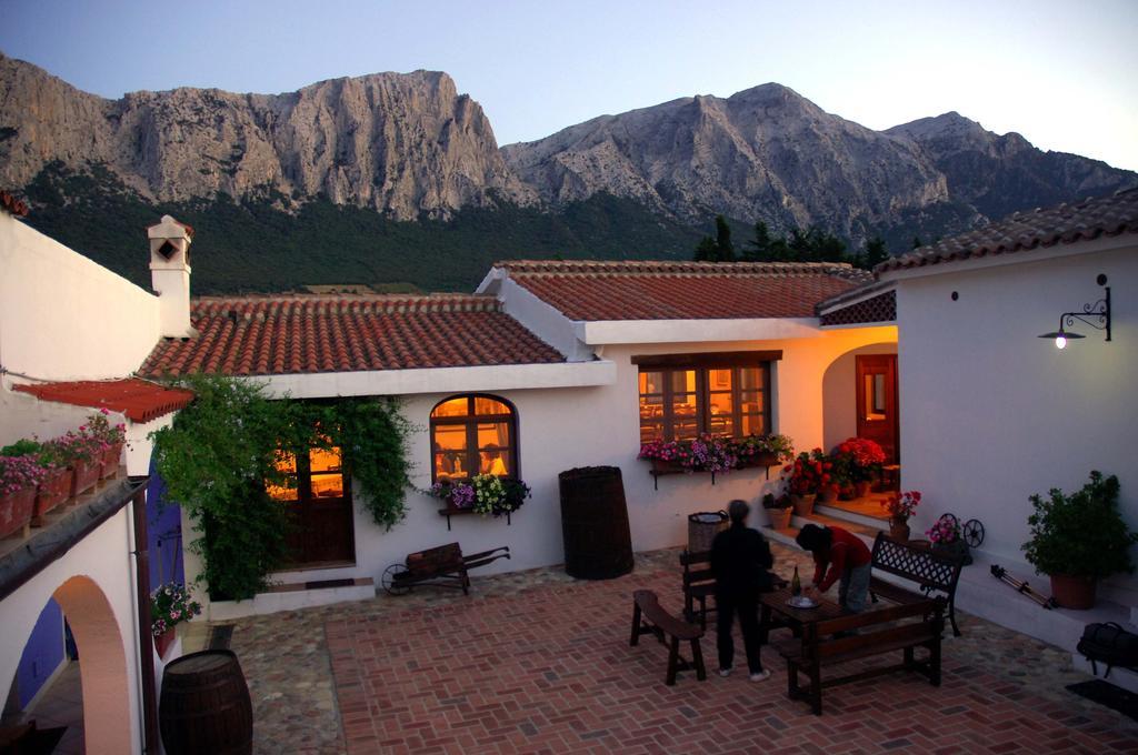 Agriturismo Guthiddai Oliena Exterior photo