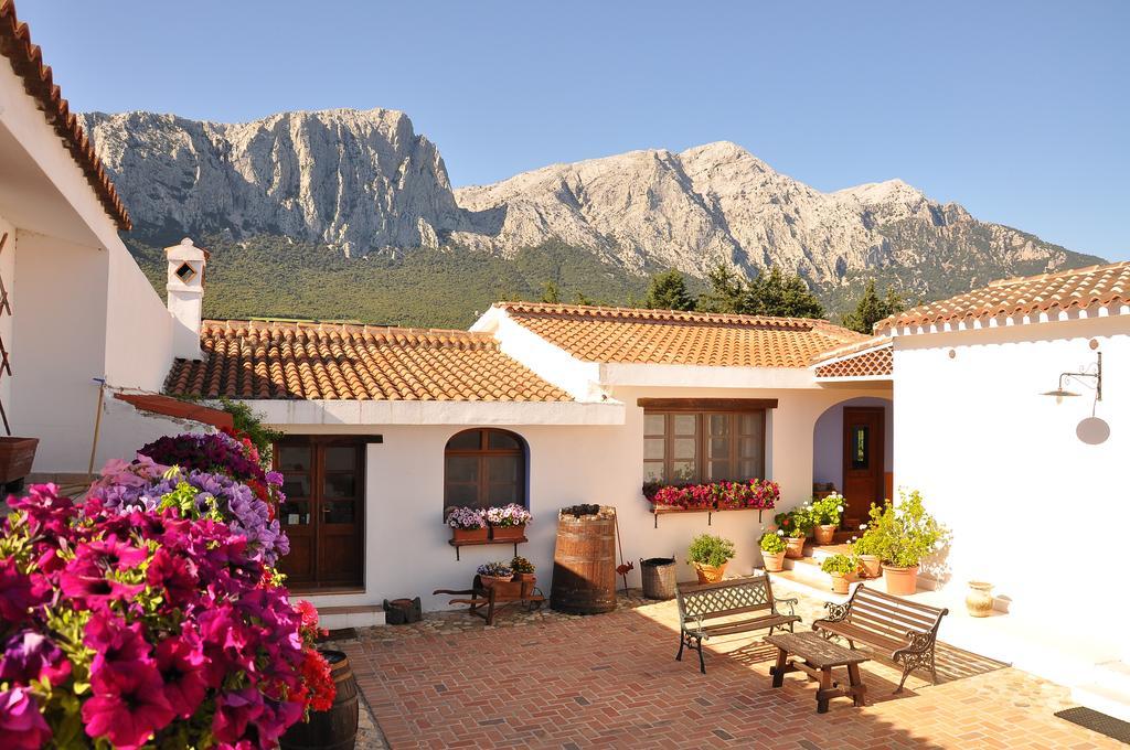 Agriturismo Guthiddai Oliena Exterior photo