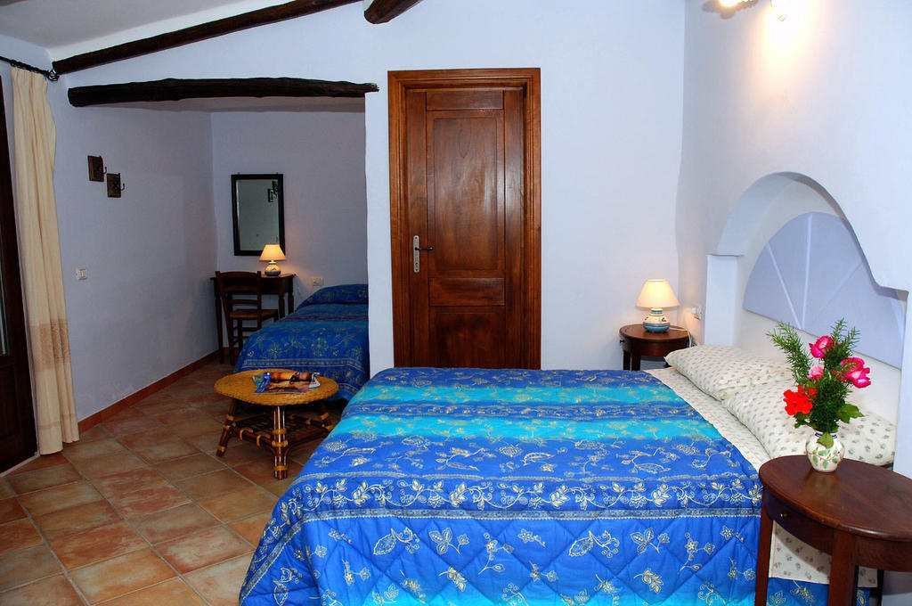 Agriturismo Guthiddai Oliena Exterior photo